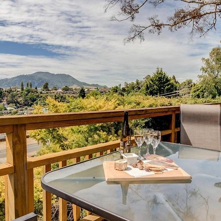 Treetop Hideaway - Taupo Holiday Home Eksteriør bilde