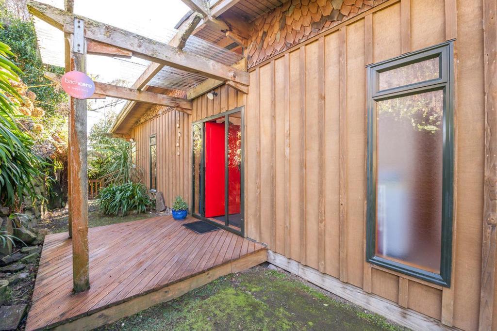 Treetop Hideaway - Taupo Holiday Home Eksteriør bilde